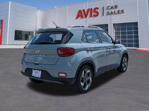 Used 2025 Hyundai Venue SEL FWD image 6