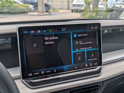 Certified 2025 Volkswagen Tiguan SE w/ Panoramic Sunroof Package AWD/4WD image 25