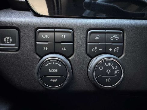 Used 2025 Chevrolet Silverado 1500 RST w/ Redline Edition AWD/4WD image 28