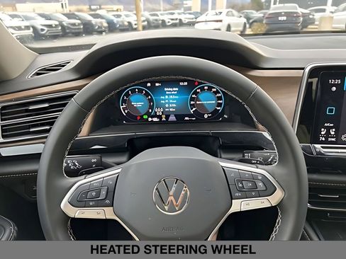 Used 2024 Volkswagen Atlas SE image 21