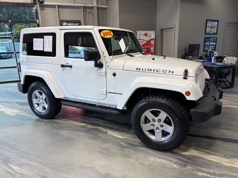 Used 2012 Jeep Wrangler Rubicon w/ PWR Convenience Group AWD/4WD image 32