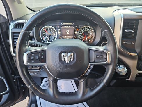 Used 2022 RAM 1500 Laramie AWD/4WD image 15