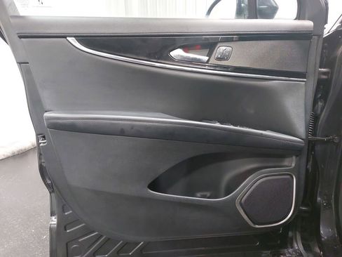 Used 2022 Lincoln Nautilus Reserve image 28