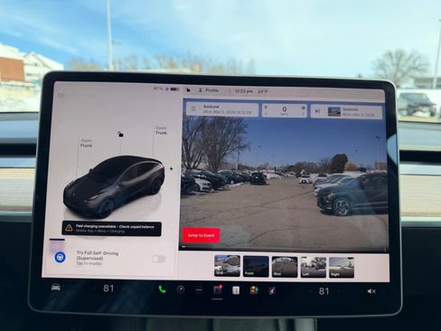 Used 2022 Tesla Model Y Long Range image 30