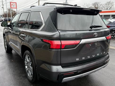Used 2025 Toyota Sequoia Capstone image 5