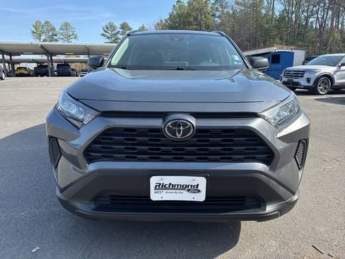 Used 2021 Toyota RAV4 LE image 8