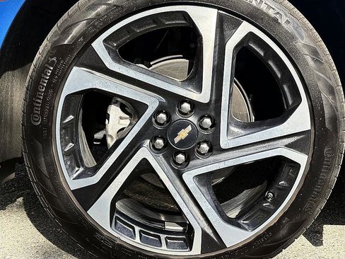 Used 2024 Chevrolet Equinox EV LT w/ LPO, Active Package image 8