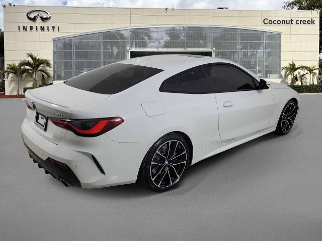 Used 2024 BMW 430i Coupe w/ M Sport Package RWD image 4