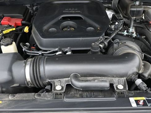 Used 2025 Jeep Wrangler Sahara image 21