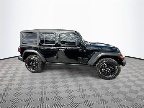 Used 2022 Jeep Wrangler Unlimited Willys image 9
