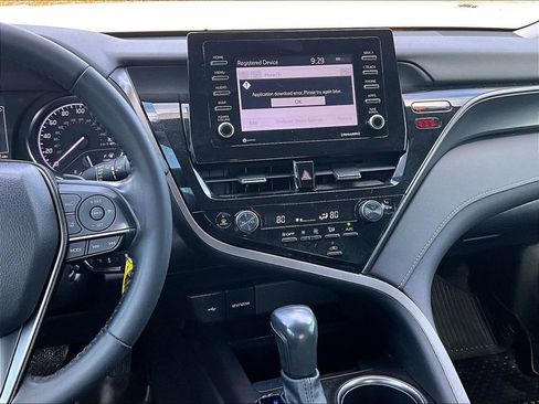 Used 2023 Toyota Camry SE image 15