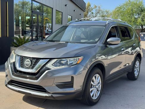 Used 2018 Nissan Rogue SV AWD/4WD image 2