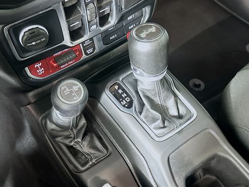 Used 2024 Jeep Wrangler Unlimited Rubicon 4xe AWD/4WD image 23