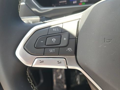 Certified 2023 Volkswagen Tiguan SE w/ Panoramic Sunroof Package FWD image 28