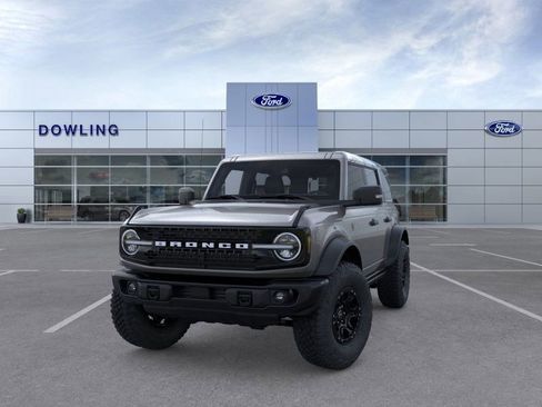 New 2025 Ford Bronco Badlands w/ Sasquatch Package image 2