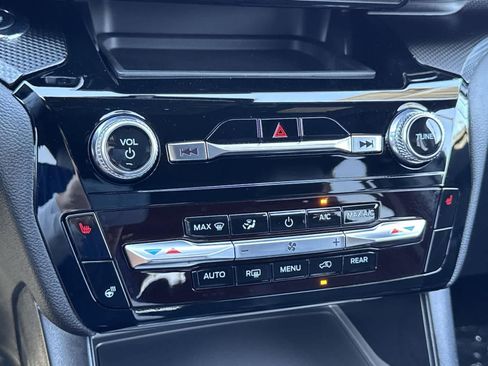 Used 2024 Ford Explorer ST-Line w/ Class IV Trailer Tow Package image 14