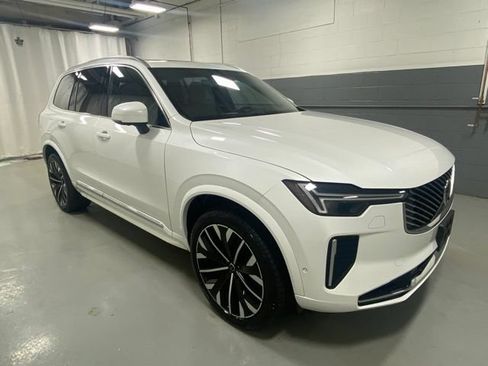 Used 2025 Volvo XC90 B6 Plus AWD/4WD image 4