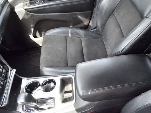 Used 2020 Jeep Grand Cherokee Altitude image 25