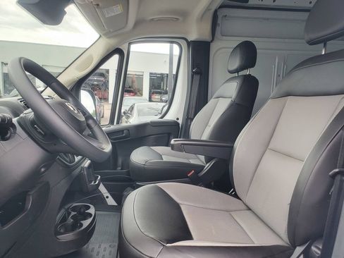 Used 2026 RAM ProMaster 2500 w/ Convenience Group FWD image 7