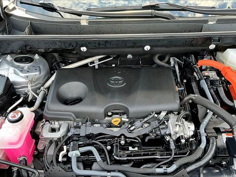 Used 2024 Toyota RAV4 LE AWD/4WD image 30