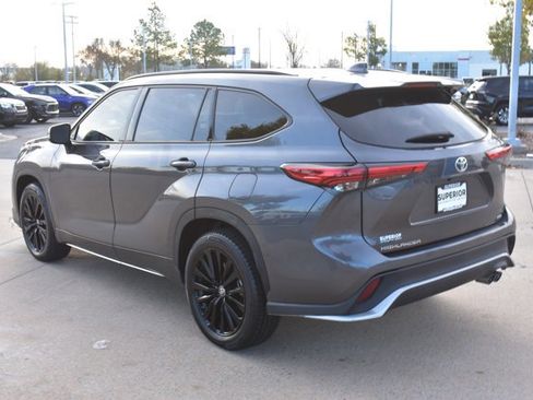 Used 2023 Toyota Highlander XSE image 9