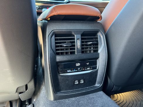 Used 2024 BMW M3 Competition w/ M Carbon Exterior Package image 40