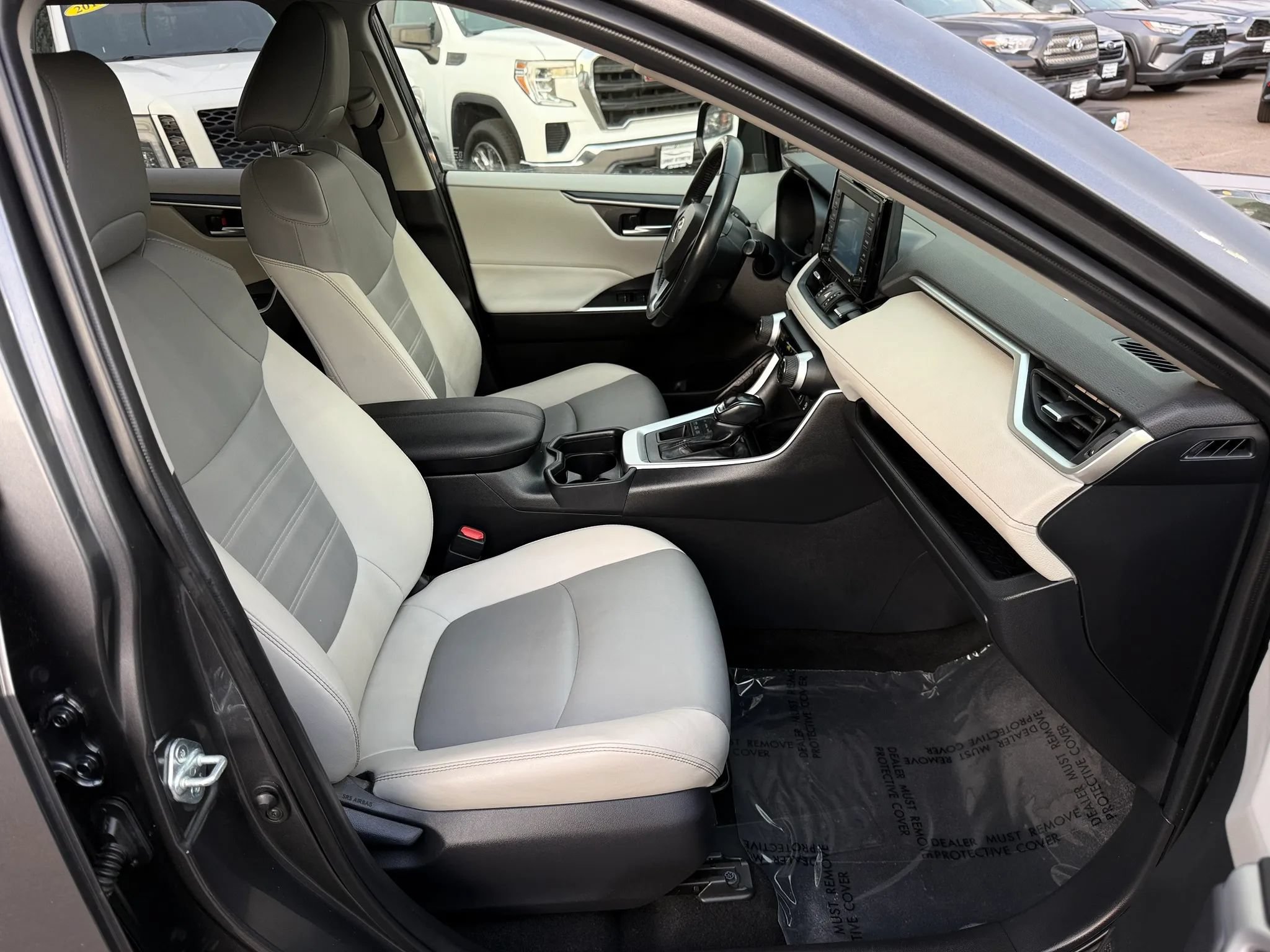 Used 2020 Toyota RAV4 XLE Premium AWD/4WD image 22