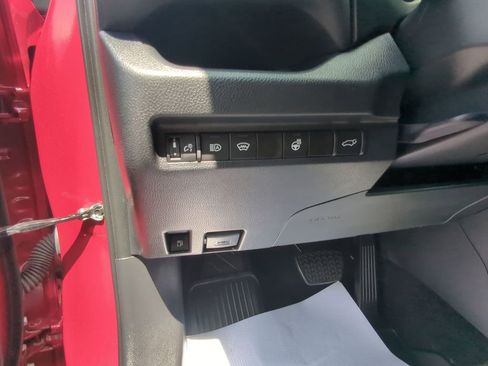 Used 2024 Toyota RAV4 XLE w/ Convenience Package image 14