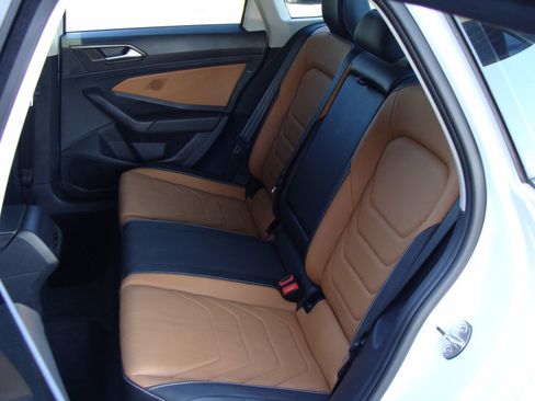 Used 2024 Volkswagen Jetta SEL image 8