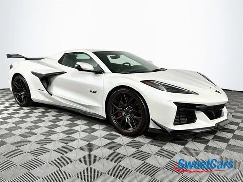 Used 2023 Chevrolet Corvette Z06 RWD image 9