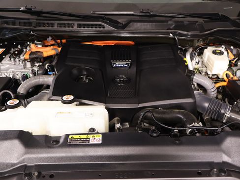 Used 2023 Toyota Sequoia Limited AWD/4WD image 21