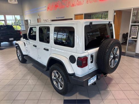 Used 2021 Jeep Wrangler Unlimited Sahara AWD/4WD image 11