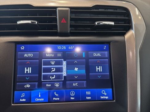 Used 2019 Ford Fusion SE image 29