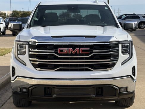 Used 2024 GMC Sierra 1500 SLT image 8