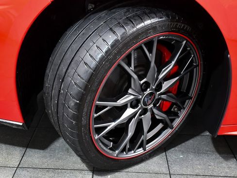 Used 2024 Chevrolet Corvette Stingray w/ Z51 Performance Package image 9