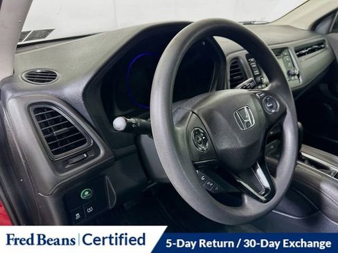 Used 2017 Honda HR-V LX image 10