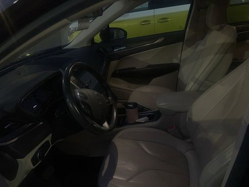 Used 2017 Lincoln MKC Reserve image 2