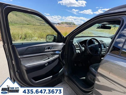 Used 2019 Ford Explorer XLT w/ Equipment Group 202A AWD/4WD image 11