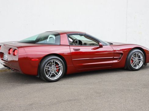 Used 2003 Chevrolet Corvette Coupe w/ Preferred Equipment Group RWD image 31