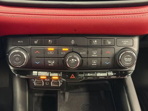 Used 2022 Dodge Durango R/T AWD/4WD image 24