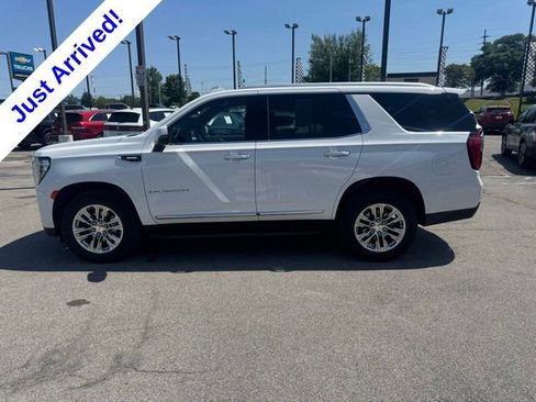 Used 2023 GMC Yukon SLT w/ SLT Premium Package AWD/4WD image 7