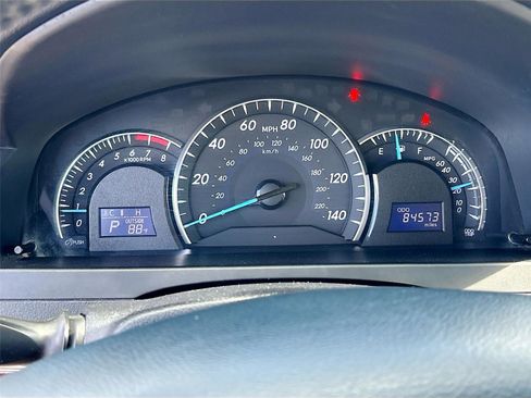 Used 2013 Toyota Camry XLE FWD image 12