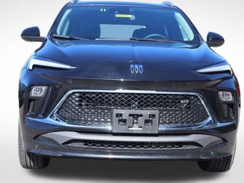 Used 2024 Buick Encore GX Sport Touring image 3