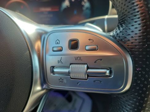 Used 2022 Mercedes-Benz GLC 300 image 23