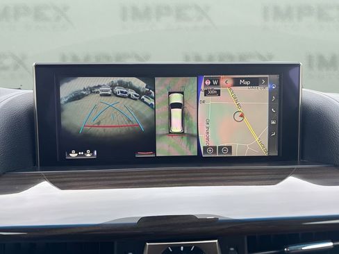 Used 2021 Lexus LX 570 4WD w/ Luxury Package image 23