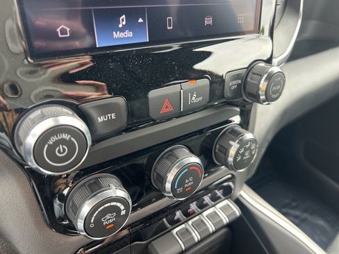 New 2026 RAM 1500 Express AWD/4WD image 12