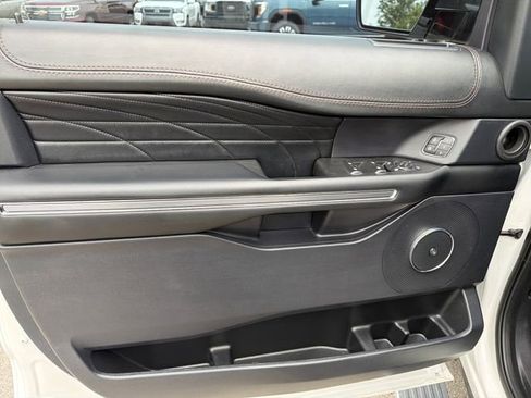 Used 2020 Ford Expedition Platinum AWD/4WD image 18