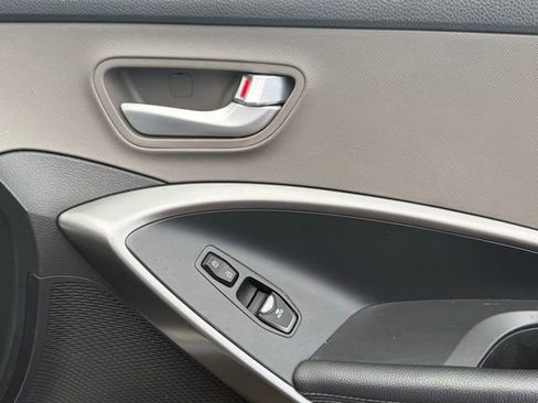Used 2018 Hyundai Santa Fe Sport FWD image 18