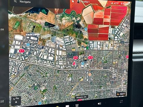 Used 2021 Tesla Model S Plaid image 17