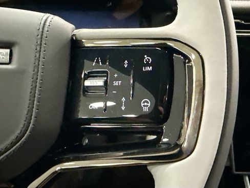 Used 2026 Land Rover Range Rover Velar Dynamic SE AWD/4WD image 13